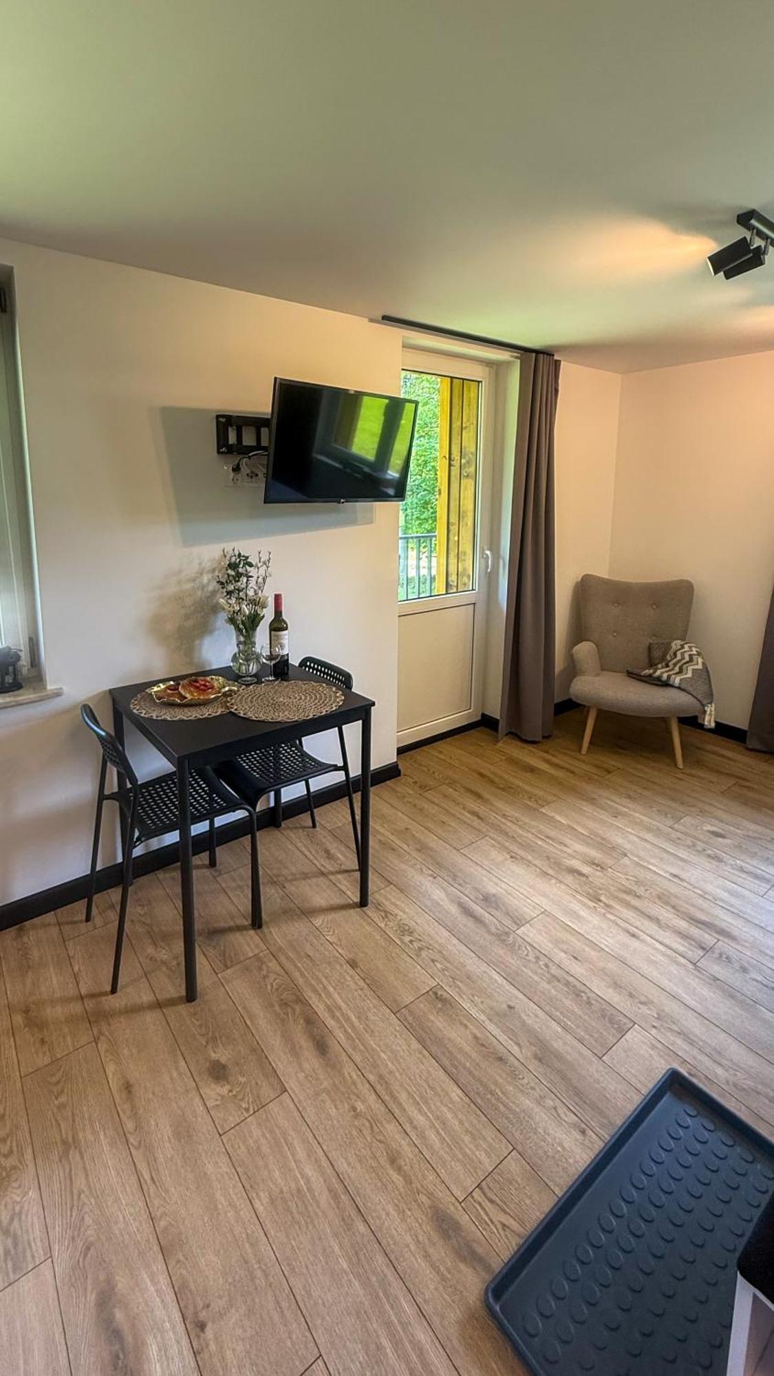 Drewno I Kamien Apartment